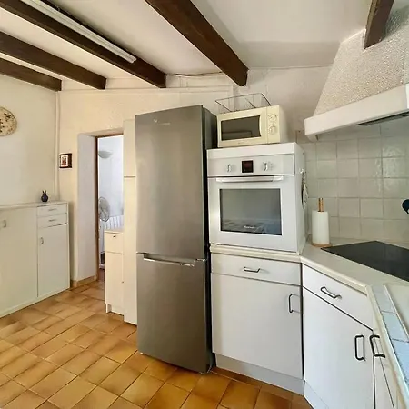 Jolie Maison Dans Avec Piscine Holiday home *