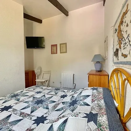 Jolie Maison Dans Avec Piscine Holiday home